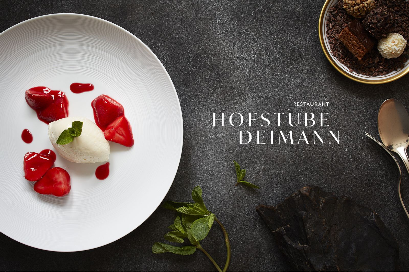 Logo und Dessertbeispiel des Sternerestaurants Hofstube Deimann